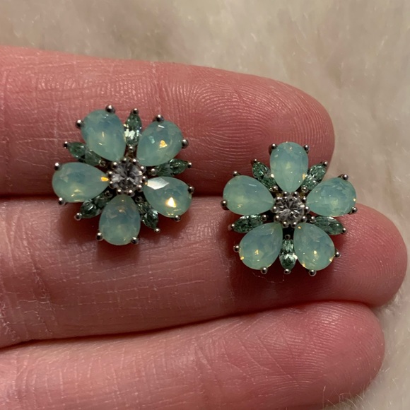 Simply Vera (Vera Wang)-white gold earrings - Picture 5 of 8